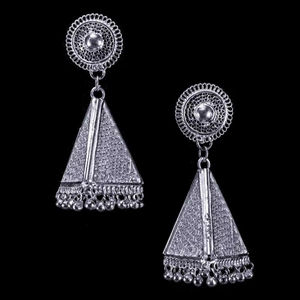 Pendientes colgantes llamativos de alta calidad superventas, pendientes de tuerca de alta calidad directos del proveedor indio con brillo brillante - Product Image 1