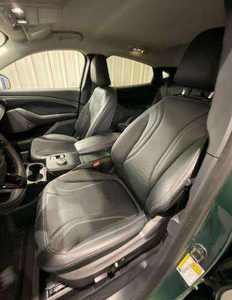 SUV eléctrico de alto rendimiento 2024, superventas, con bajo kilometraje, tracción total dual, aceleración instantánea y batería de largo alcance. - Product Image 4