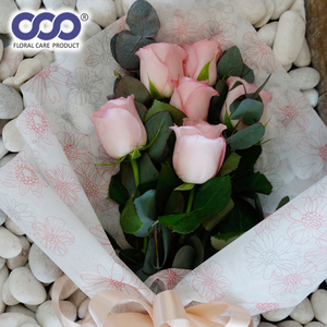 Rollo de Papel de Regalo de Tela No Tejida con Diseño Clásico de Flores - Varios Colores para Regalos de Cumpleaños, Día de la Madre y Día del Maestro - Product Image 1