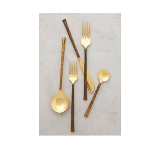 Ensemble de couverts à manche en bois de couleur naturelle ensemble de couverts alimentaires au design le plus récent métal de la plus haute qualité pour restaurant - Product Image 2