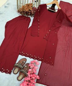 Kurti en rayonne moderne à fleurs avec imprimé géométrique vibrant Sharara Dupatta Set - Product Image 4