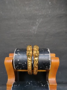 Bracelets de vente en gros avec bracelets tendance de forme ronde plaqués or 22CT à vendre par les exportateurs indiens - Product Image 3
