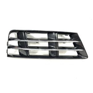 Cadre de cache de phare antibrouillard avant droit AUDI A4 Avant (8W5) 8W0807682R (15>) - Product Image 1
