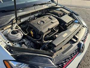 Volkswagen GTI Sport Turbo 4 cylindres d'occasion de 2017, provenant de Californie, non modifiée - Product Image 6