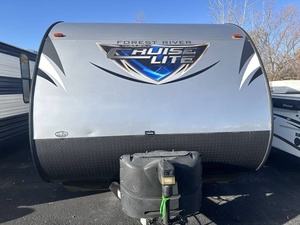 Usagé 2019 F-o-r-e-s-t R-i-v-e-r Salem Cr-u-i-s-e L-i-t-e 201BHXL - Product Image 4