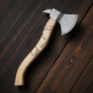 Hacha Tomahawk de Acero de Damasco Hecha a Mano, Personalizada, Forjada a Mano, para Campamento al Aire Libre, con Mango de Madera de Fresno y Funda - Product Image 3