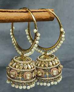 Pendientes Mehandi Hoop Zhumki Bali SKU-2189 E-1, Joyería Clásica para Bodas con Forma de Flor, Imitación de Rubí y Perla, Hechos de Latón - Product Image 6