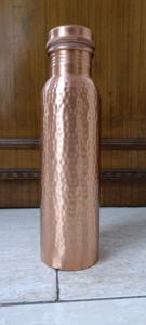 Botella de Agua de Cobre Puro Disponible en Varios Diseños con Empaque Premium, Calidad Superior y Suministro desde India. - Product Image 3