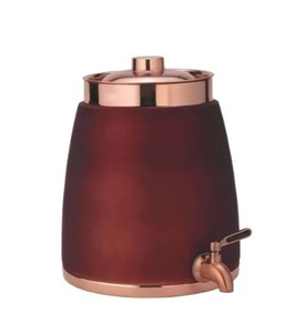 จำหน่ายโดยตรงจากโรงงาน เหยือกน้ำทองแดงแบบดั้งเดิม ขนาด 12 ลิตร ความงามที่ทำด้วยมือสำหรับการใช้งานในชีวิตประจำวัน เหยือกทองแดงอายุรเวท ขนาด 12 ลิตร - Product Image 1