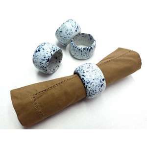 Servilleteros de resina con acentos metálicos y mezcla de elementos clásicos y modernos para un uso versátil en decoraciones de mesa - Product Image 5
