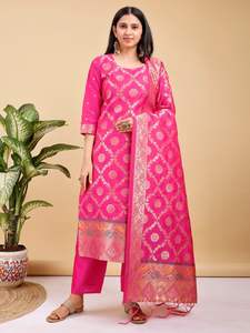 Ensemble Kurta Pant Dupatta en soie Banarasi de qualité supérieure avec un dupatta tissé Banarasi lourd pour les femmes, pour les tenues de soirée et les événements spéciaux - Product Image 2