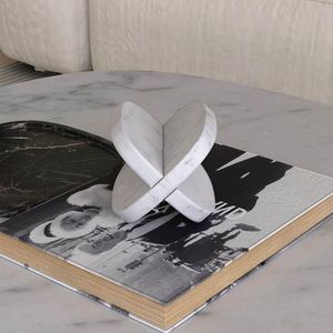 ที่กั้นหนังสือรูปปิรามิดหินอ่อนสไตล์อาร์ตเดโคสุดหรู งานฝีมือสำหรับตกแต่งบ้านและสำนักงานสมัยใหม่ พร้อมจัดระเบียบชั้นวางหนังสือ - Product Image 2