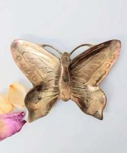 Butterfly Shape Ash <b>Tray</b> in Gold Plated Metal with Custom Round Design Perfect for Home, Restaurant Bars, and <b>Office</b> Supplies - Product Image 6