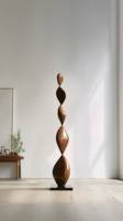 Sculpture en bois de style antique fabriquée avec un look vintage idéal pour une décoration classique et une expression artistique intemporelle