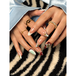 สุขสันต์ผสมกดบนเล็บเสน่ห์ - Product Image 2