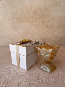 Brûleur Mabkhar artisanal en résine et bois au design élégant idéal pour les parfums et la décoration intérieure par Tradebyd - Product Image 4