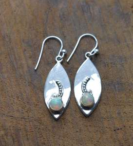 Boucles d'oreilles en argent sterling faites à la main avec opale de feu naturelle plaqué or cadeau de mariage pour femme - Product Image 3