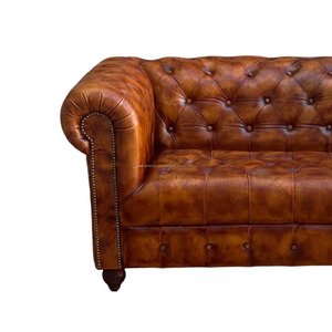 โซฟาเชสเตอร์ฟิลด์หนังแท้สองที่นั่งพร้อมพนักพิงแบบเย็บลึก แขนพับได้ โครงไม้เนื้อแข็ง โซฟาพักผ่อนสุดหรู - Product Image 6