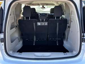 Incroyable Chrysler Pacifica Touring FWD 2020 d'occasion en parfait état avec faible kilométrage en stock, proposé à un prix incroyable - Product Image 3