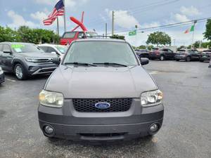 Precio bajo, Ford Escape XLT 2006, auto usado en venta - Product Image 2