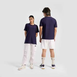 Camiseta Navy GridLock de Algodón Premium, Tejido de Punto Transpirable de 300g, Teñido Liso Comprimido con Impresión de Serigrafía Premium - Product Image 4