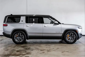 2023 Ri-vian R1S Aventura - Product Image 3