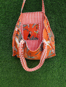 Bolsa de Mano de Lujo con Estampado de Tigre, Forro de Lona Impermeable, Hecha en India por Fabricante y Exportador Indio para el Verano - Product Image 3