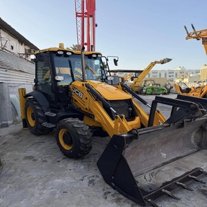 Chargeuse-pelleteuse JCB 3CX d'occasion, modèle 2020, faible nombre d'heures de travail, équipement de construction puissant, chargeuse sur pneus JCB 3CX - Product Image 3
