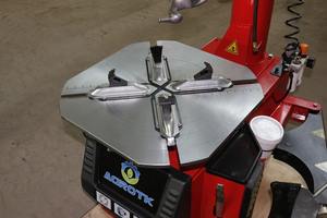 Meilleur équilibreur de pneus Hunter pour atelier de réparation de pneus en stock, produit d'équilibrage de pneus - Product Image 2