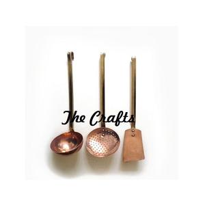 ทัพพีซับซาวน่าทองแดงคุณภาพเยี่ยม ตีลายด้วยมือ พร้อมด้ามจับไม้ สำหรับอุปกรณ์ซับซาวน่า ราคาสมเหตุสมผล - Product Image 5