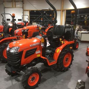 Tracteur de jardin diesel compact 4x4 B1121 D 2025 pas cher avec boîte de vitesses et pompe, provenance Danemark - Product Image 1