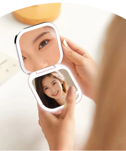Mini espejo de aumento cosmético LED de bolsillo de doble cara recargable Diseño doblado para maquillaje de viaje - Product Image 6
