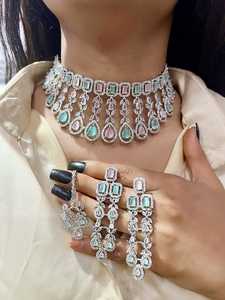 Hermoso conjunto de gargantilla de diamantes americanos con corte de estrella polaca de plata de diseñador con pendientes largos y Maang Tikka perfecto para ropa de fiesta - Product Image 6