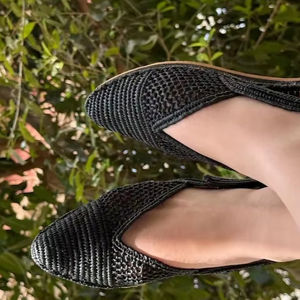 รองเท้าแตะ Raffia Fez ทำด้วยมือ - Product Image 1