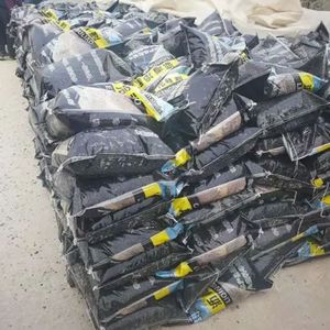 Instant Patch Cold Mix para aplicaciones rápidas y simples, perfecto para proyectos de bricolaje y reparaciones de emergencia. - Product Image 5