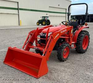 Tractor de Ruedas 4x4 de 160 CV con Motor de Transmisión por Engranajes, Caja de Cambios y Bomba para Uso Agrícola, Garantía de 3 Años, Alta Productividad - Product Image 1