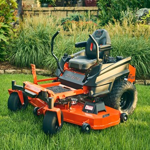 Tondeuse autoportée à rayon de braquage zéro, à essence, professionnelle, à éjection arrière pour l'aménagement paysager commercial - Product Image 5