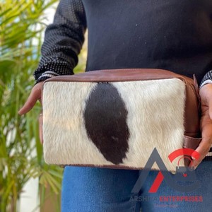 กระเป๋าชุดเครื่องอาบน้ำหนังวัวสไตล์ตะวันตกแบบมีที่แขวนทำด้วยมือทำจากหนังแท้ใหม่ - Product Image 1