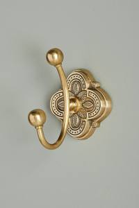 Crochet mural en aluminium robuste pour suspendre les serviettes, les sacs et les accessoires, assurant une résistance et une stabilité fiables - Product Image 2