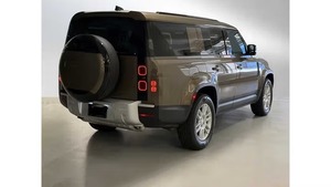 Land Rover Defender 130 P400 S 2025, Seminuevo en Excelentes Condiciones - Product Image 4