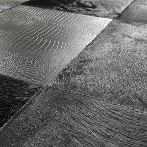 Alfombra de piel de vaca negra hecha a mano para sala de estar, piel de vaca natural, elegante parche con estampado de cocodrilo, alfombras de cuero de trabajo - Product Image 3