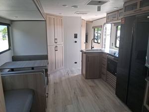 Nuevo 2026 Keystone Coleman Lantern 32BHS - Product Image 6