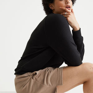 Sudaderas Modernas para Mujer, Diseño Ajustado, Color Verde, Mangas Largas, Hechas de Algodón - Product Image 5