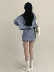 Nouveau design personnalisé Veste en jean classique pour femmes avec coutures solides, boutons de qualité supérieure et coupe ajustée flatteuse. - Product Image 5