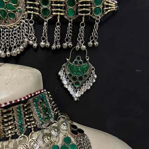 Magnifique ensemble de bijoux ethniques afghans faits à la main en acier inoxydable tendance pour femmes pour les mariages, les célébrations festives et les fêtes - Product Image 5