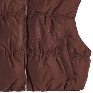 Color sólido Cremallera gruesa Ambos lados Bolsillos Crop Top Chaleco 100% Material de poliéster Chaleco acolchado para mujer con etiqueta privada - Product Image 6