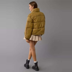 Chaqueta acolchada recortada de oliva para mujer a la moda | Prendas de abrigo de invierno modernas y cómodas - Product Image 4