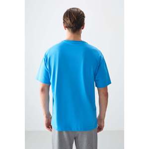 T-shirt basique pour homme Air Jones en coton 100% bleu pétrole, texture douce, coupe ample, pour un usage quotidien décontracté - Product Image 5