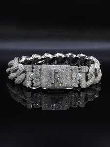Bracelet gourmette de luxe en argent sterling 925 plaqué rhodium avec diamant moissanite, design lettre R personnalisée, cadeau pour femme - Product Image 3