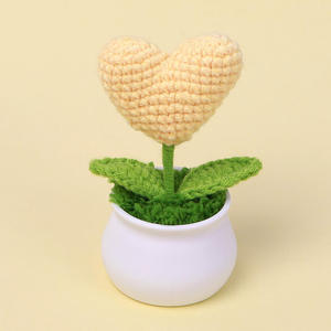 Bouquet de cœurs en crochet fait main – Adorable petite décoration, cadeau pour enseignants et amis – Artisanat textile et tissu fini - Product Image 6